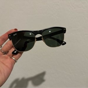 Black clubmaster ray bans